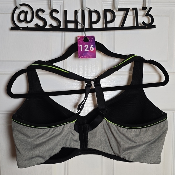 126 Torrid 44DD Gray Black Sports Bra with Green Accents Callouts Spot & Wear - Picture 6 of 7
